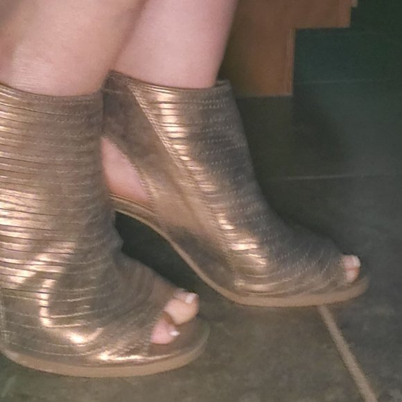 Gold/Copper Shooties (Paul Green $380.00 mocks) - Picture 10 of 11